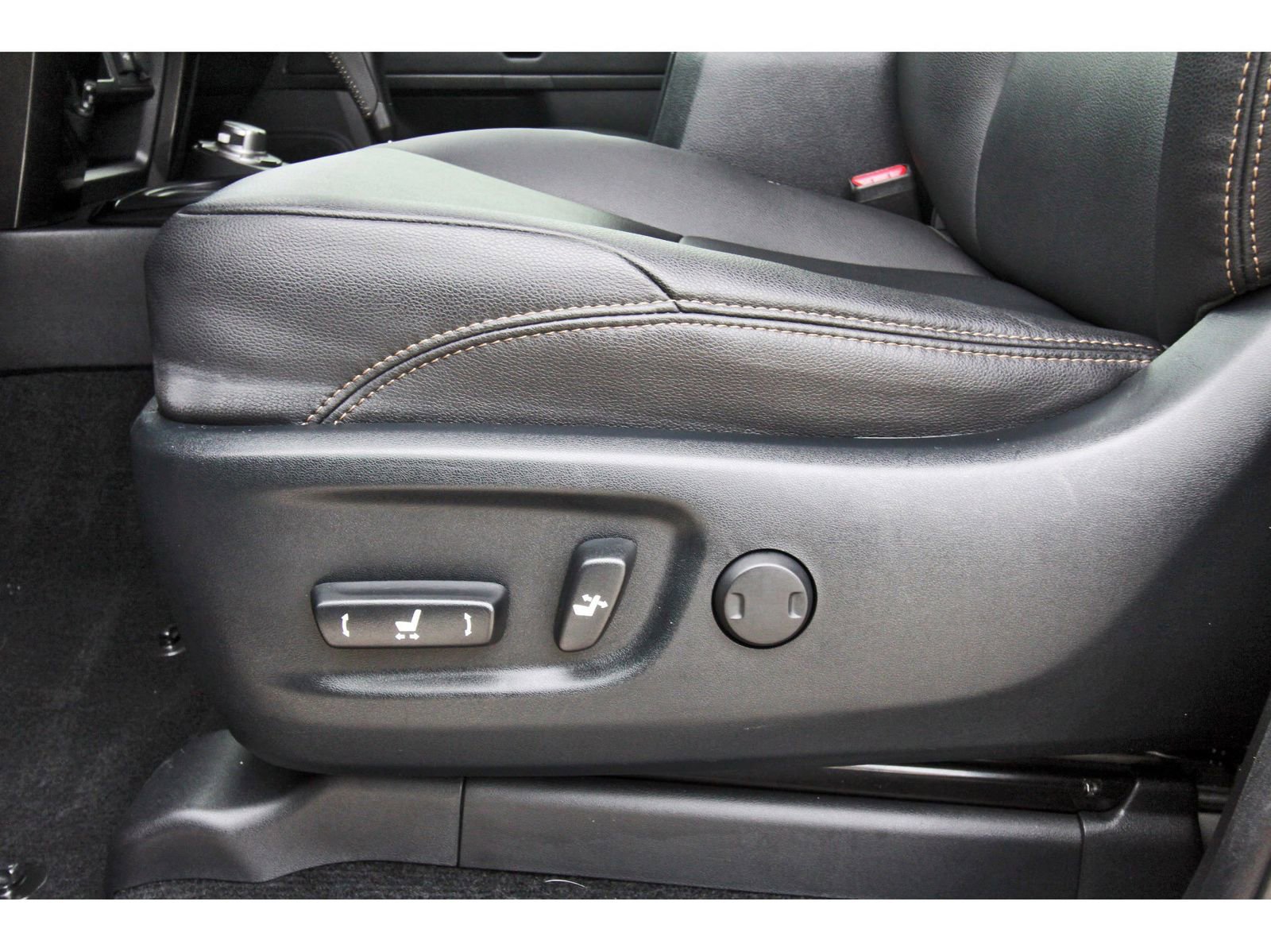 Used 2023 Toyota 4Runner 40th Anniversary SE AWD/4WD image 30