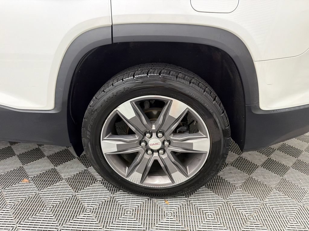 Used 2017 GMC Acadia SLT w/ LPO, Cargo Package FWD image 22