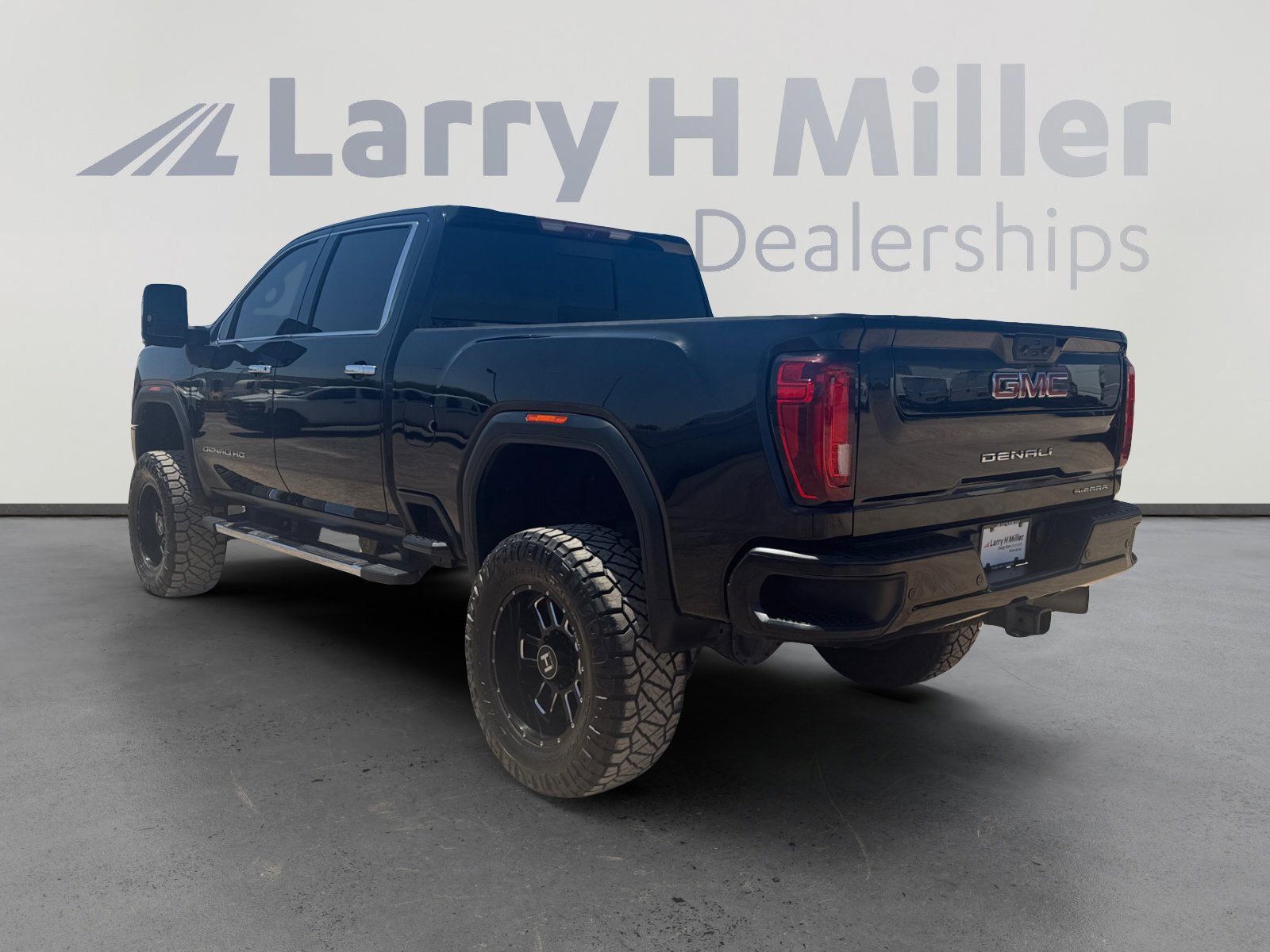 Used 2021 GMC Sierra 2500 Denali AWD/4WD image 3
