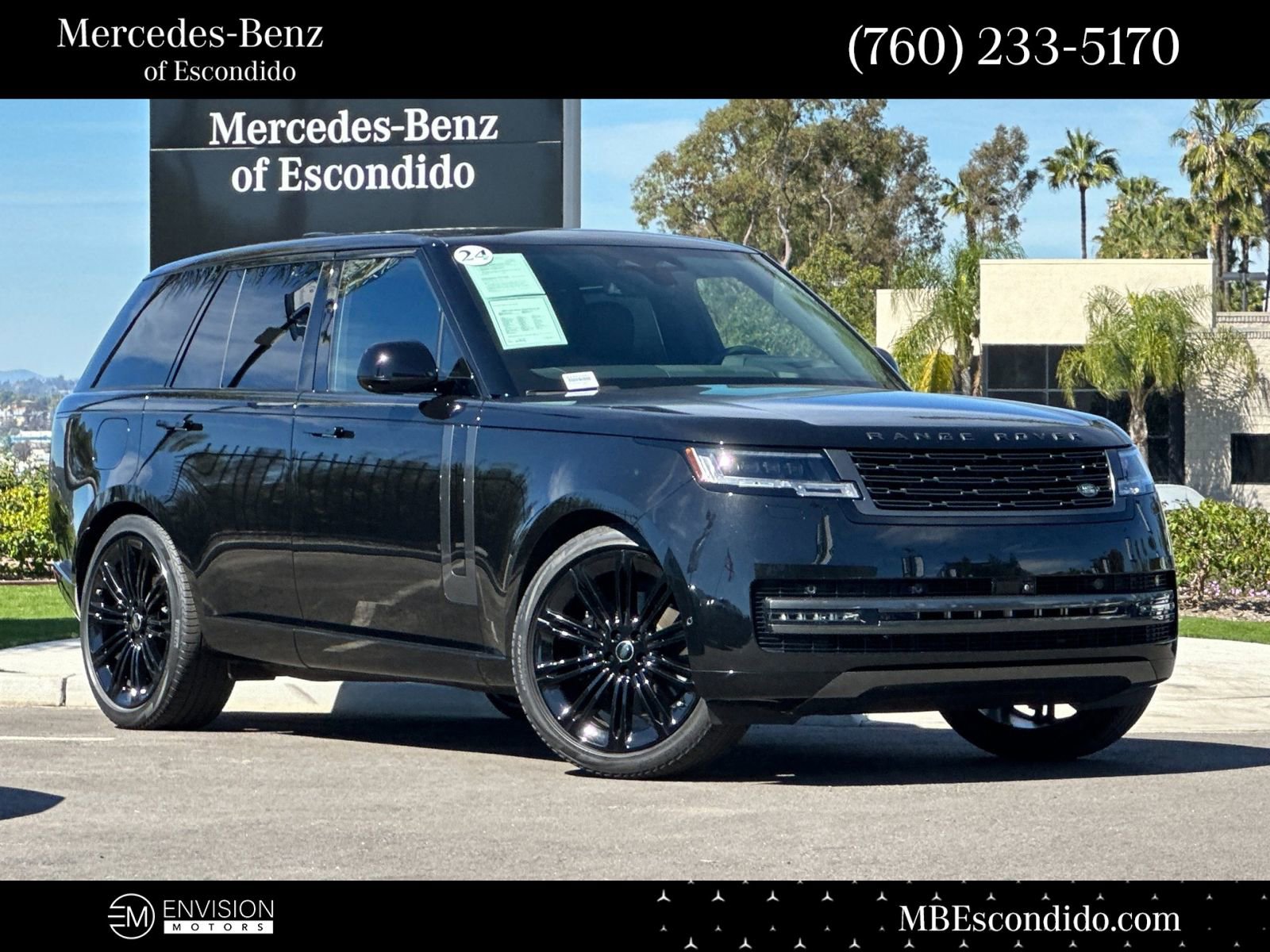 Used 2024 Land Rover Range Rover SE image 1