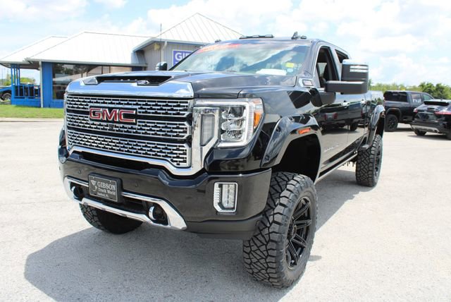Used 2022 GMC Sierra 2500 Denali w/ Denali Black Diamond Edition image 3