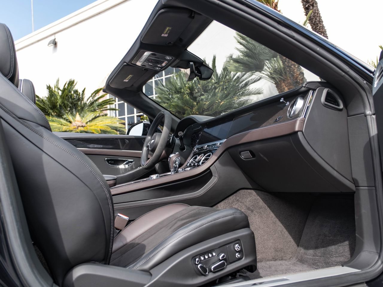 Used 2024 Bentley Continental GT S image 22