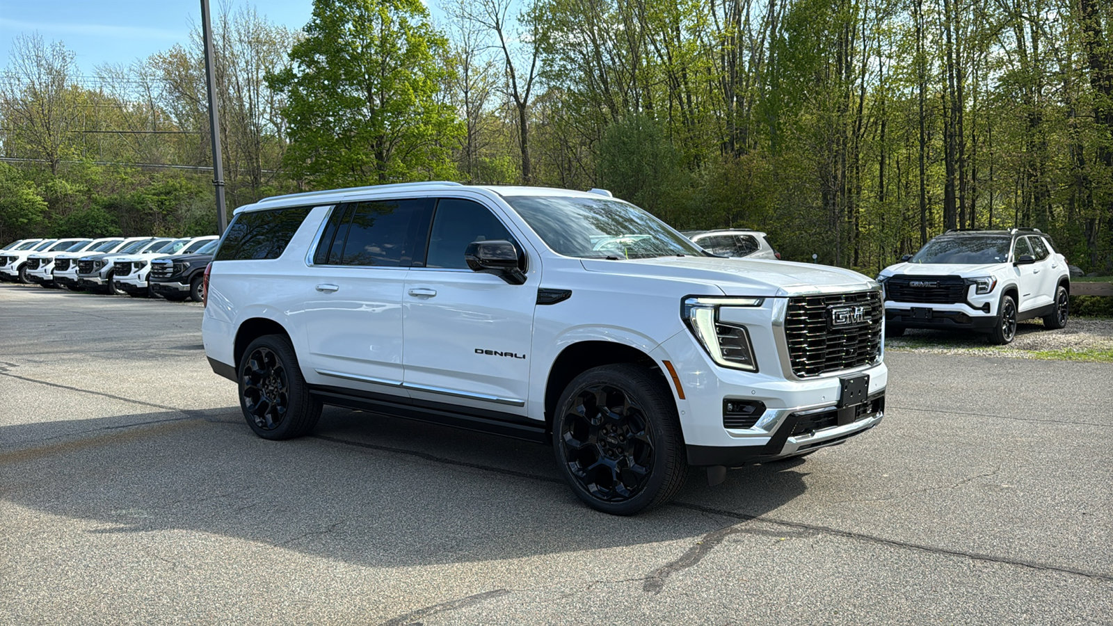 New 2026 GMC Yukon XL Denali AWD/4WD image 2
