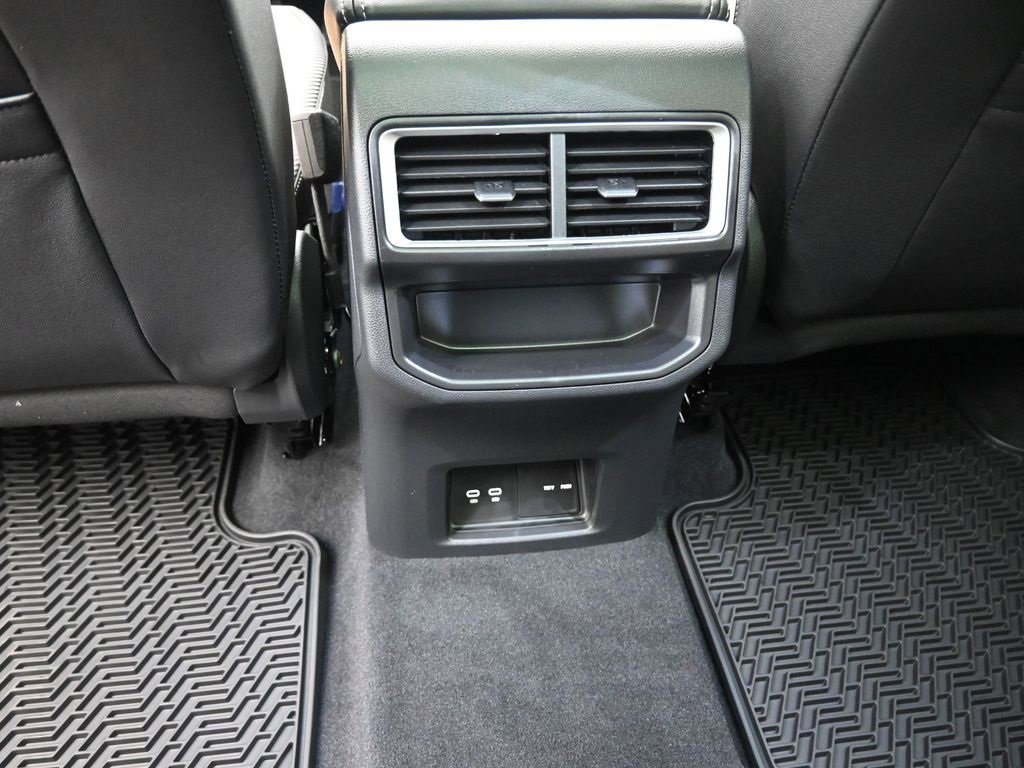 New 2026 Volkswagen Atlas Cross Sport SE image 21