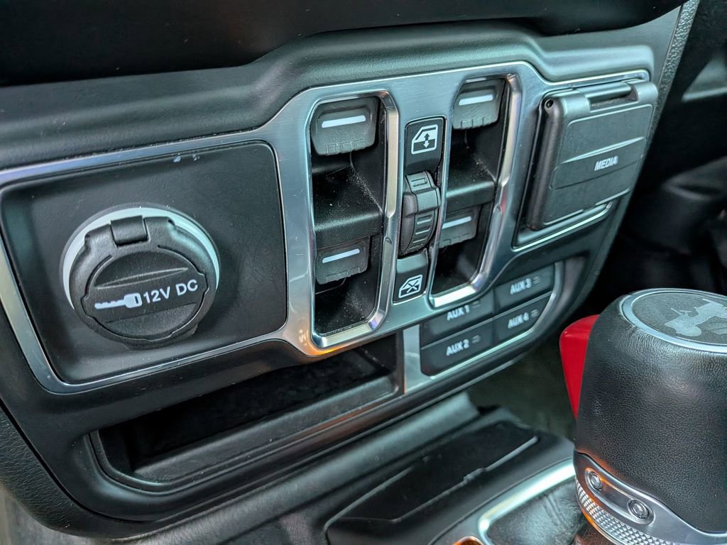 Used 2023 Jeep Wrangler Altitude image 9