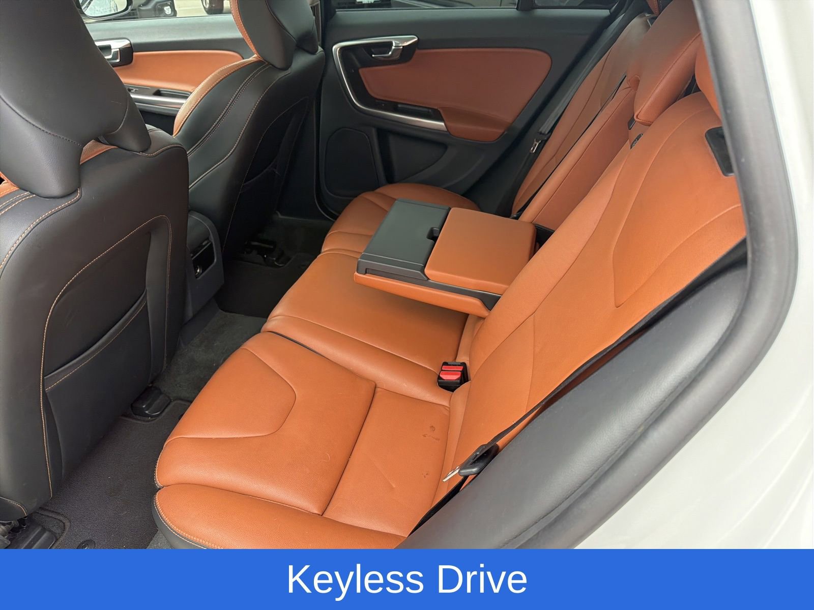 Used 2015 Volvo V60 T5 Cross Country w/ Convenience Package image 6