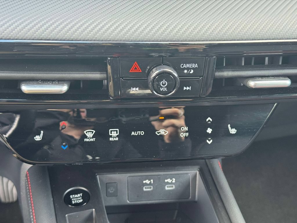 Used 2026 Nissan Kicks SR w/ Cold Weather Package AWD/4WD image 27