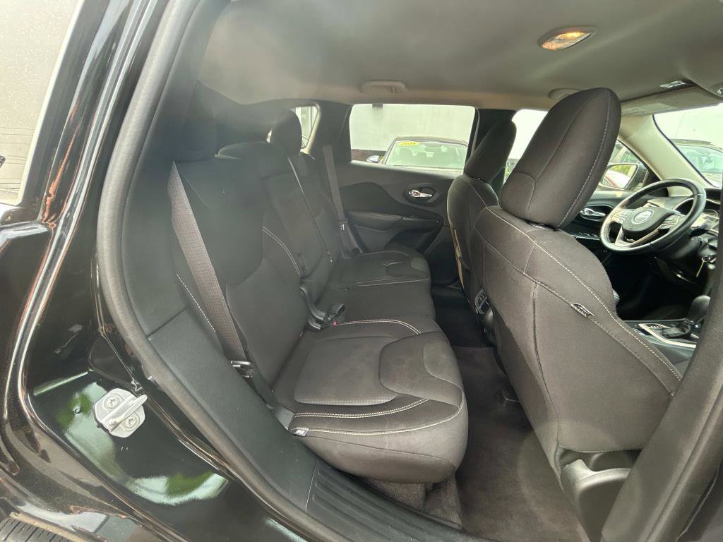Used 2016 Jeep Cherokee Latitude image 13