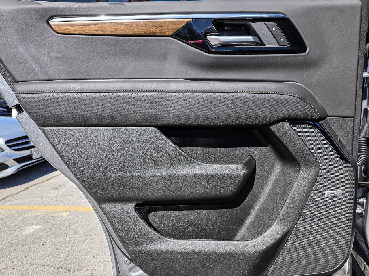 Used 2025 Chevrolet Tahoe High Country image 12