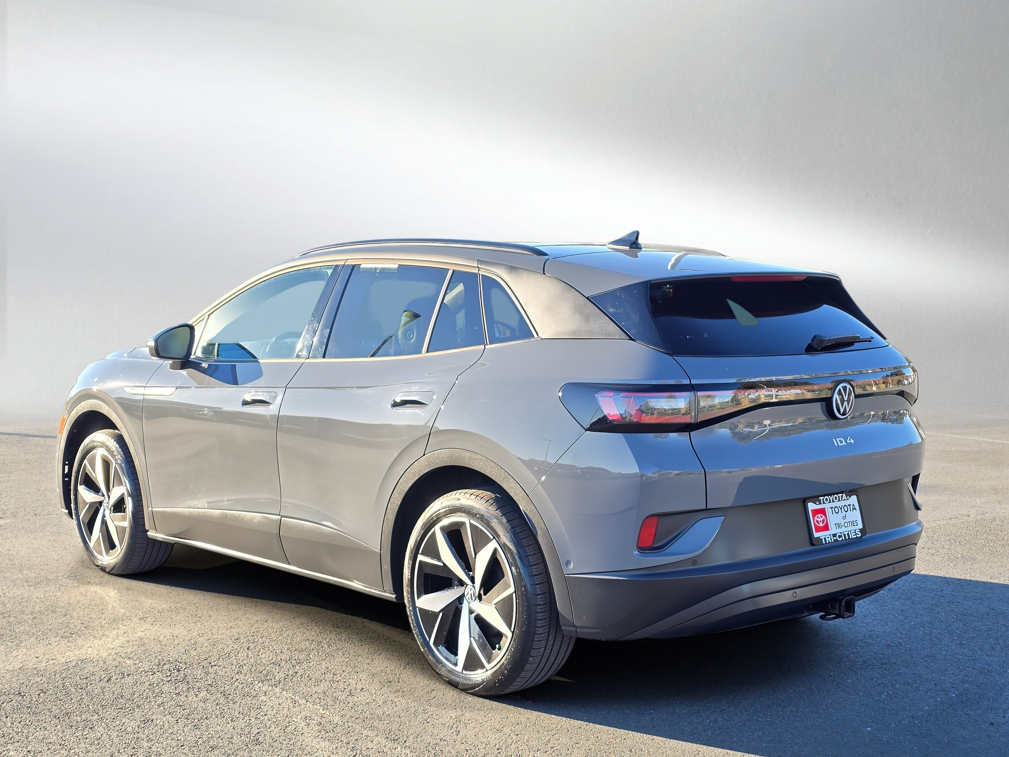 Used 2023 Volkswagen ID.4 Pro S AWD/4WD image 3