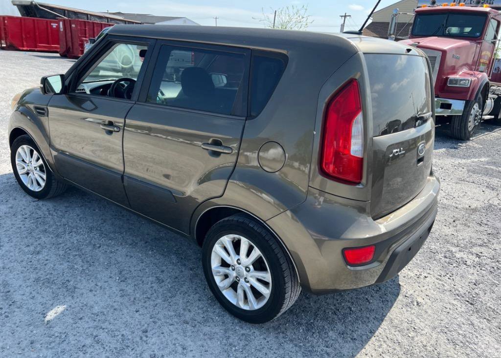 Used 2012 Kia Soul + image 7