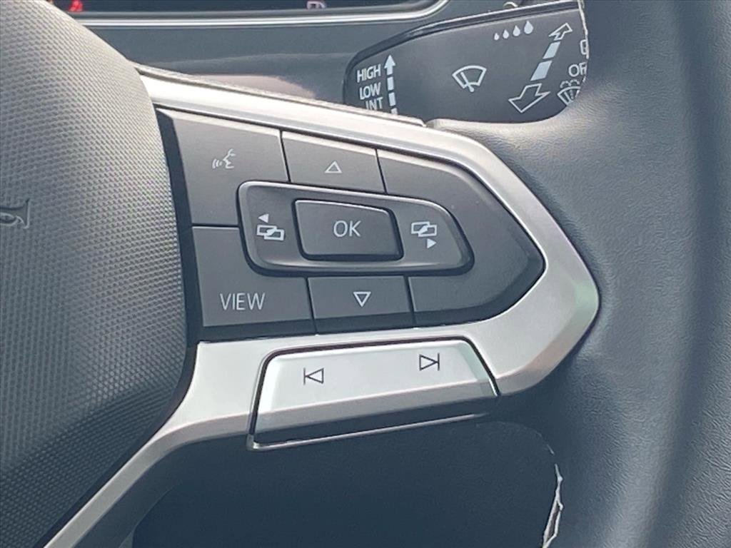 Certified 2023 Volkswagen Tiguan SE w/ Panoramic Sunroof Package image 4