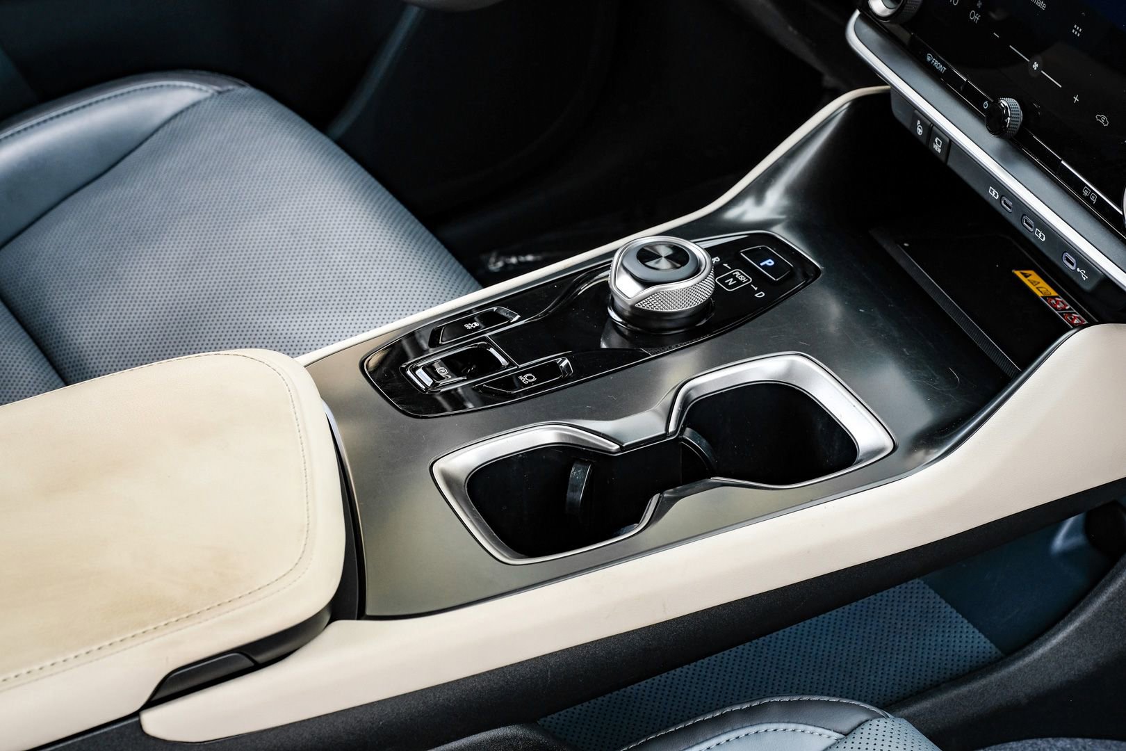 Used 2023 Lexus RZ 450e Premium w/ Technology Package image 20