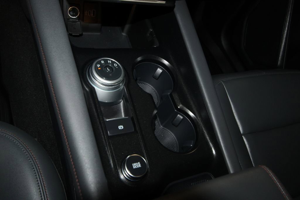 Used 2025 Ford Explorer Active w/ Active Comfort Package image 16