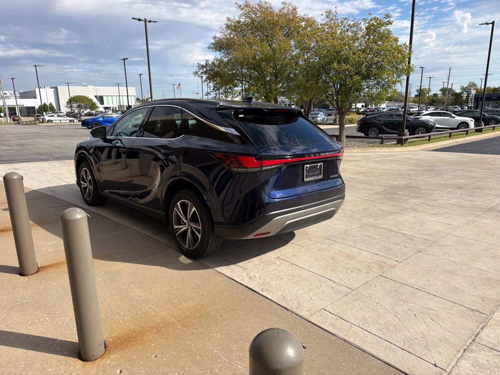 Used 2025 Lexus RX 350 Premium w/ Accessory Package (Z1) FWD image 4