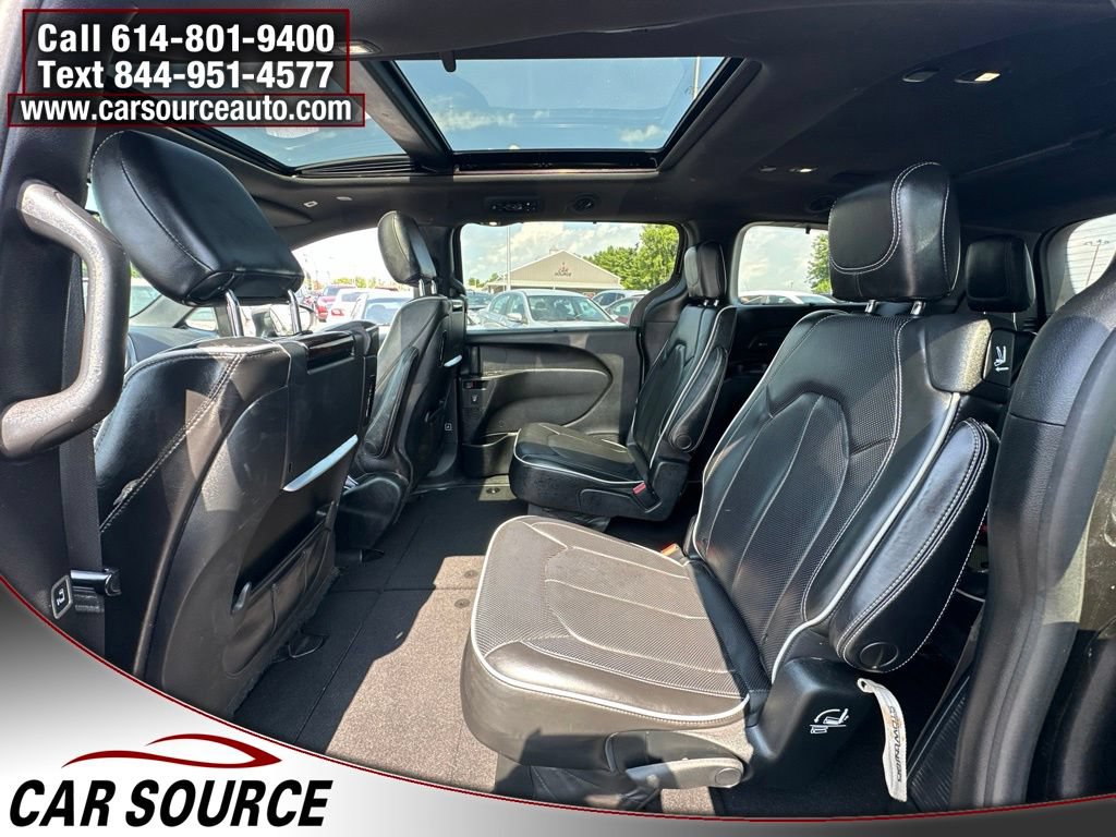 Used 2019 Chrysler Pacifica Limited w/ Advanced Safetytec Group FWD image 22