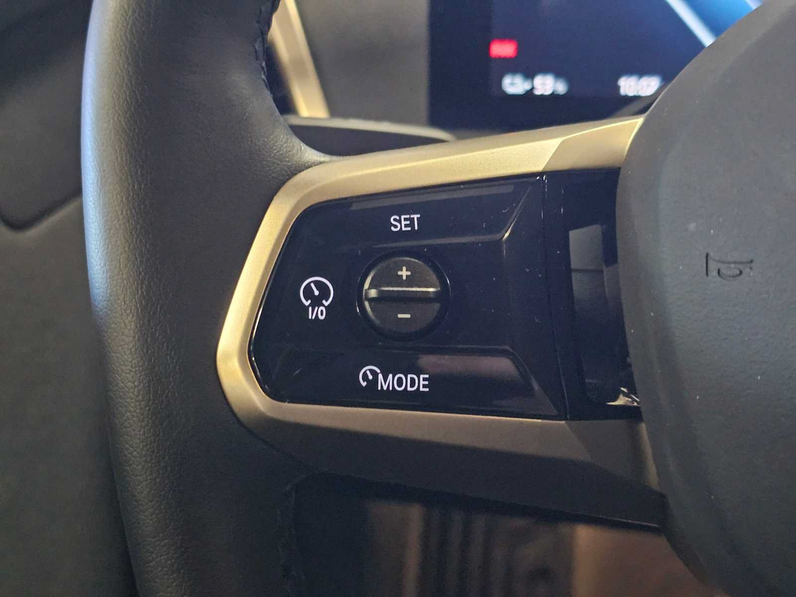 Used 2025 BMW iX xDrive50 w/ Sport Package AWD/4WD image 17