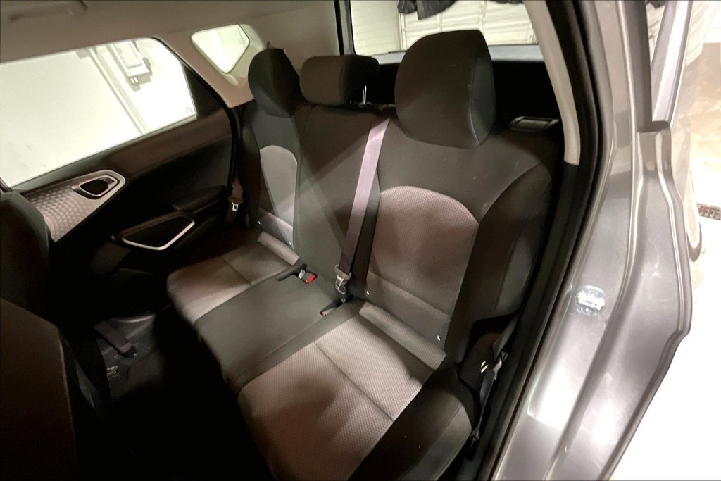 Used 2025 Kia Soul LX w/ LX Technology Package FWD image 31