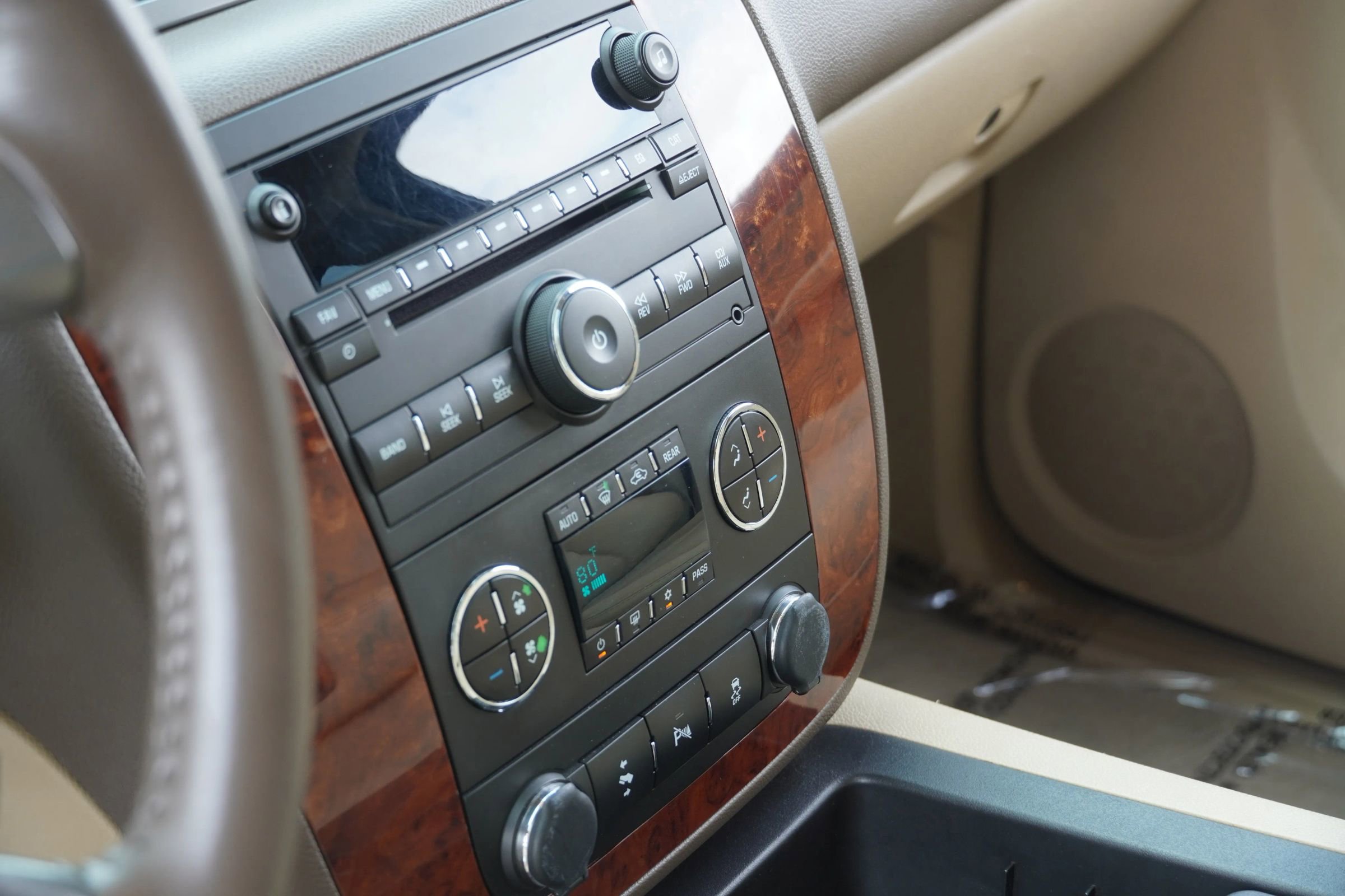 Used 2014 Chevrolet Tahoe LT image 29