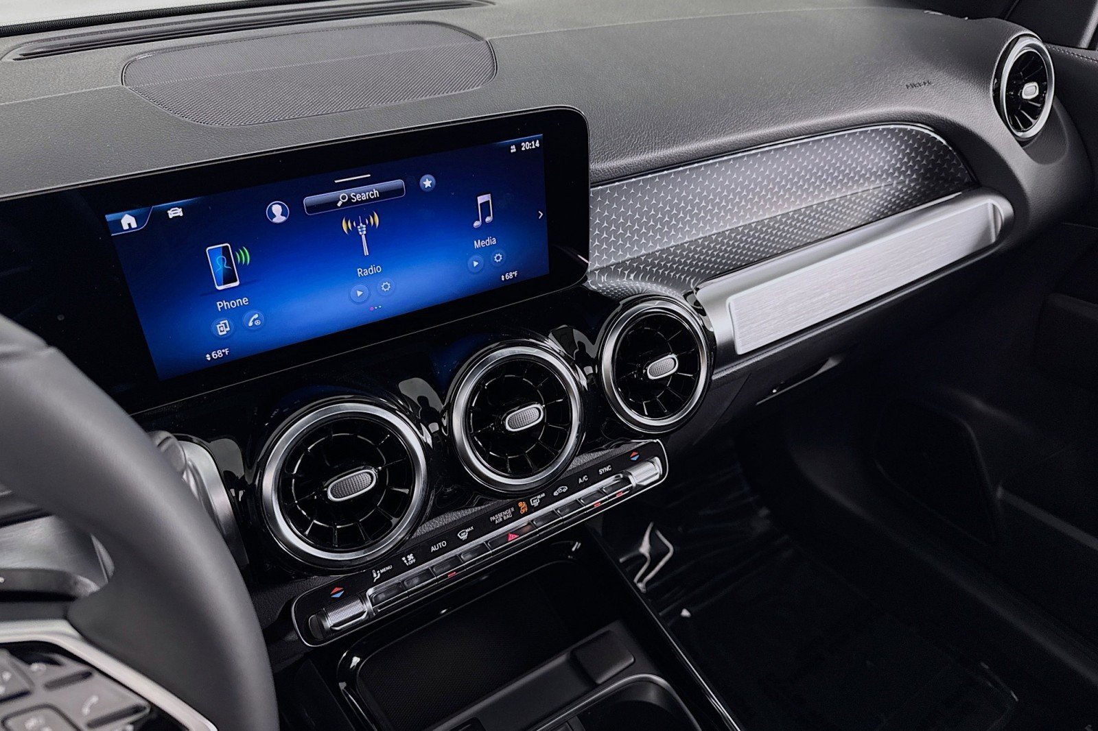 New 2026 Mercedes-Benz GLB 250 image 19