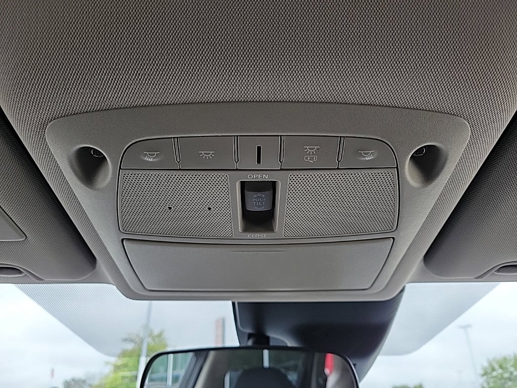 Used 2019 Nissan Rogue SV w/ Sun & Sound Touring Package AWD/4WD image 30