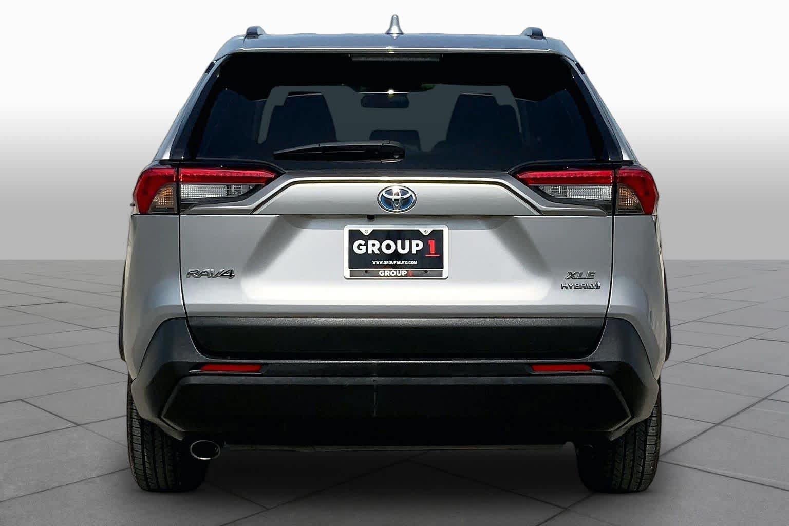 Used 2024 Toyota RAV4 XLE AWD/4WD image 8
