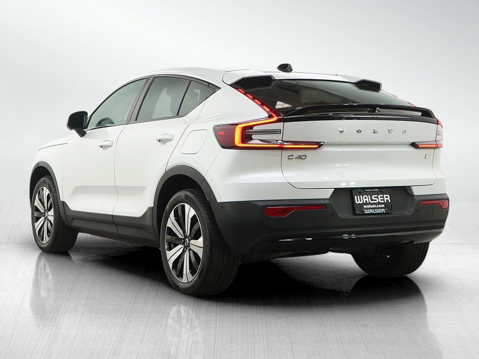 Used 2023 Volvo C40 P8 Recharge Plus image 3