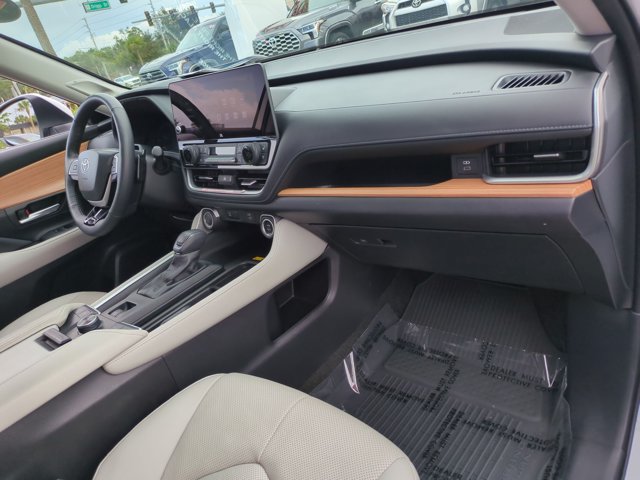 Certified 2025 Toyota Grand Highlander AWD image 22
