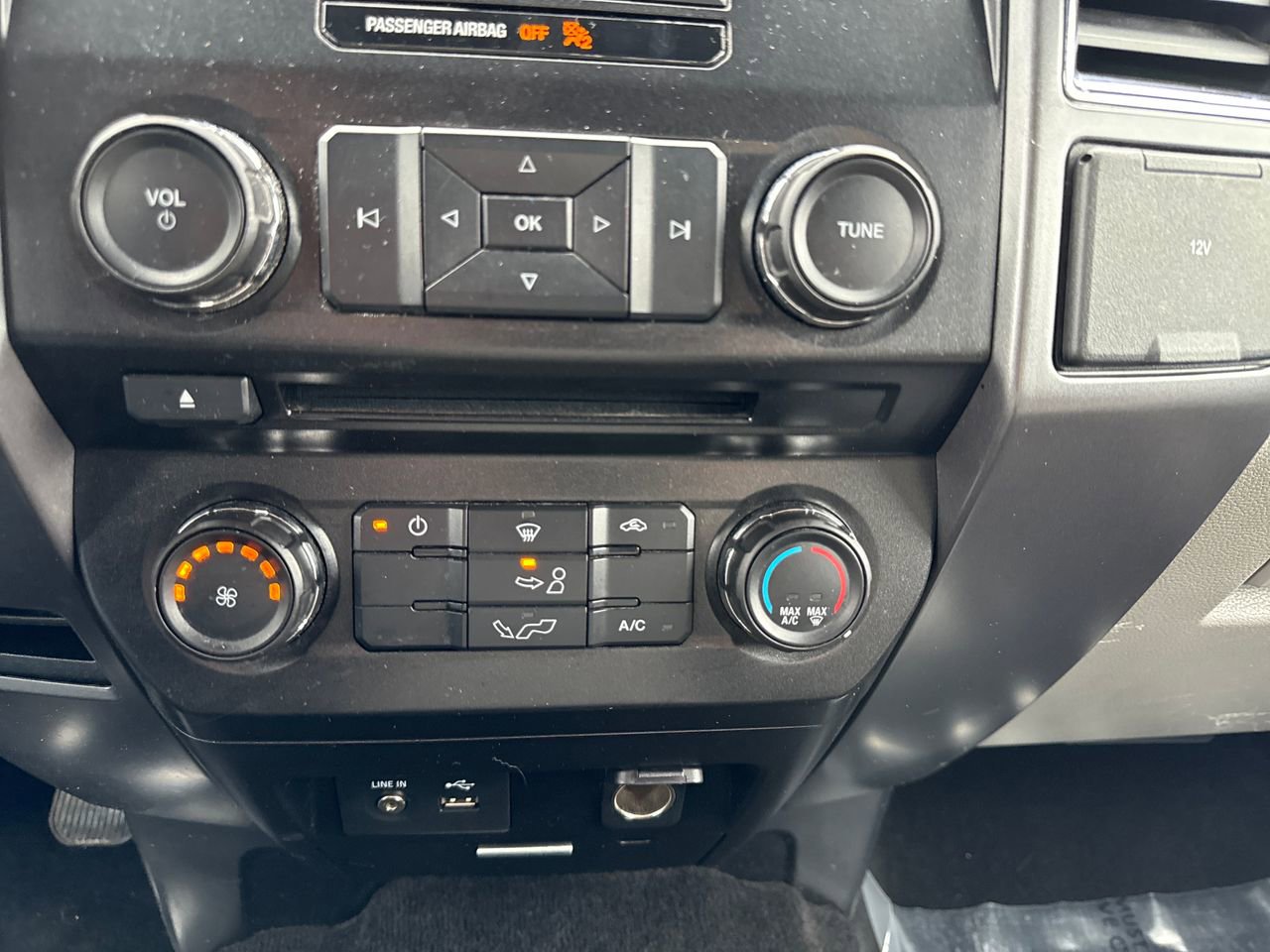 Used 2015 Ford F150 XLT w/ Trailer Tow Package image 21