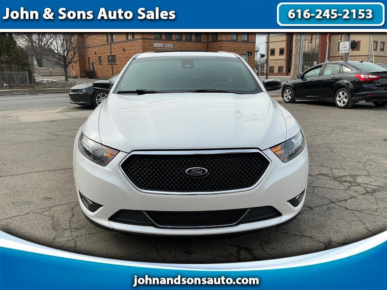 Used 2013 Ford Taurus SHO image 1