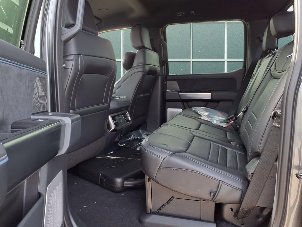 New 2025 Ford F450 Platinum image 20