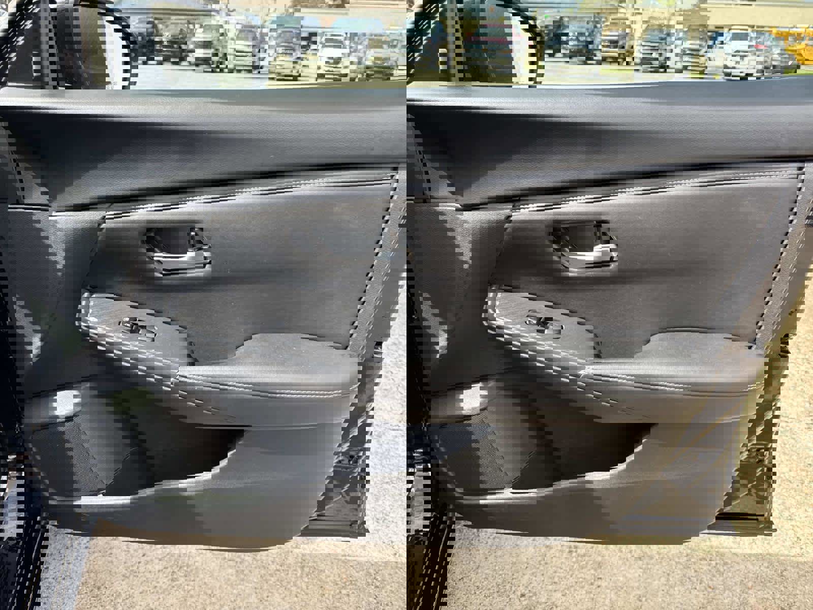 Used 2024 Nissan Sentra SV image 24