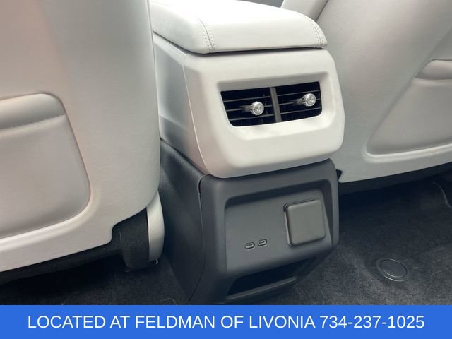 Certified 2025 Cadillac Optiq Luxury 1 w/ LPO, Floor Liner Package image 21