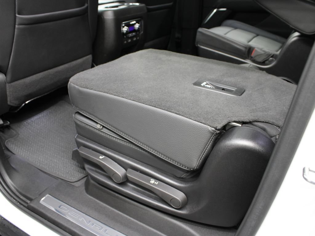 Used 2024 GMC Yukon XL Denali w/ Denali Reserve Package AWD/4WD image 72