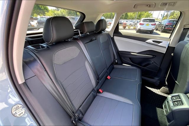 New 2025 Volkswagen Taos SE image 24