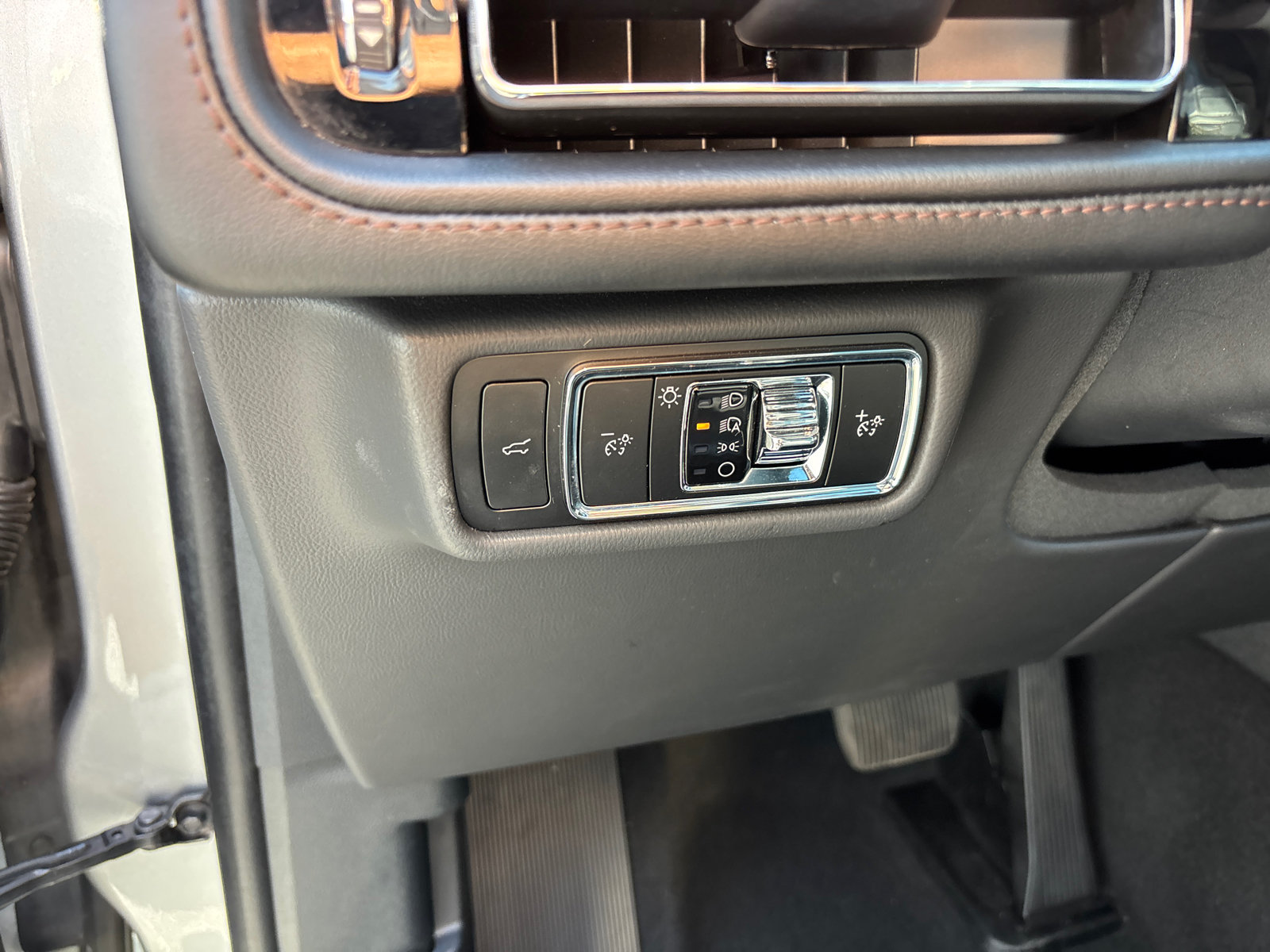 Certified 2024 Lincoln Aviator Reserve w/ Equipment Group 201A AWD/4WD image 14
