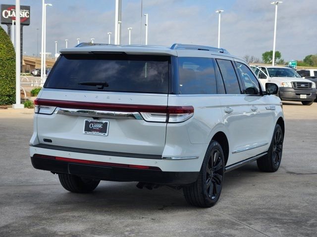 Used 2024 Lincoln Navigator Reserve image 14