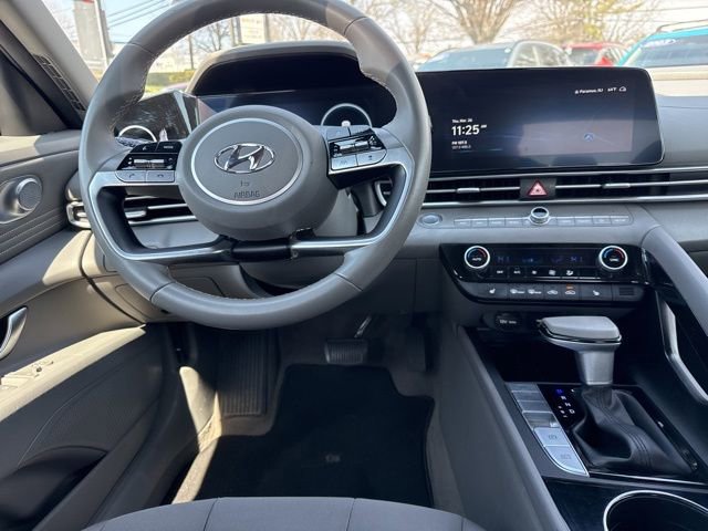 Certified 2023 Hyundai Elantra SEL w/ Convenience Package image 20