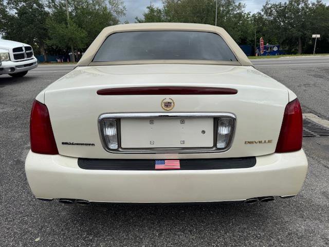 Used 2002 Cadillac De Ville Sedan w/ Comfort/Convenience Pkg image 6