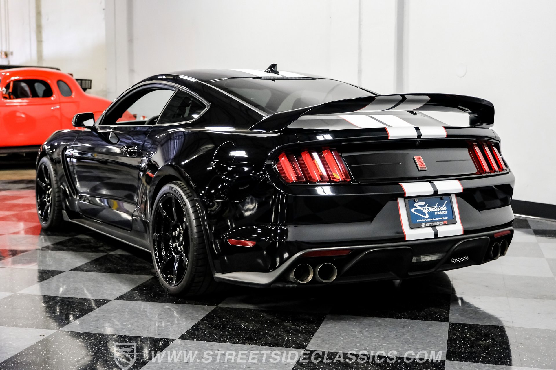 Used 2020 Ford Mustang Shelby GT350R w/ GT350R Equipment Group 920A RWD image 10