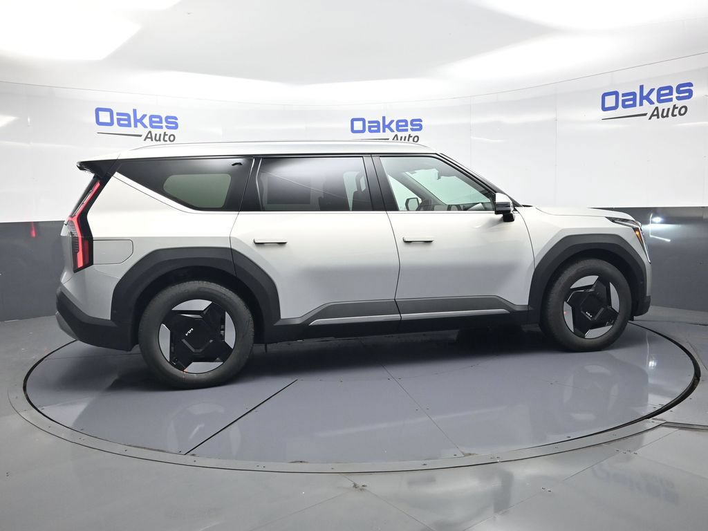 New 2026 Kia EV9 Wind AWD/4WD image 8