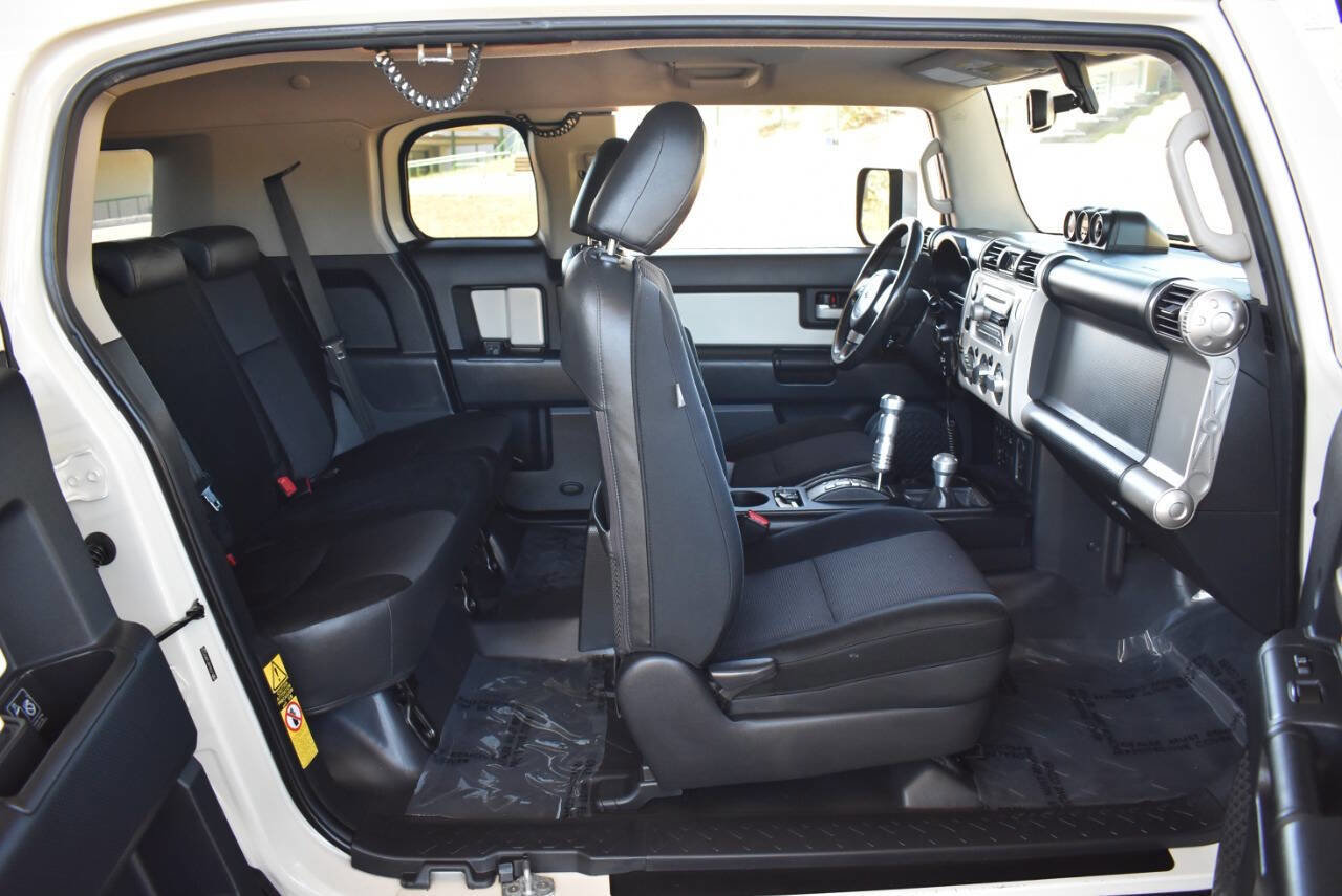 Used 2010 Toyota FJ Cruiser 4WD image 39