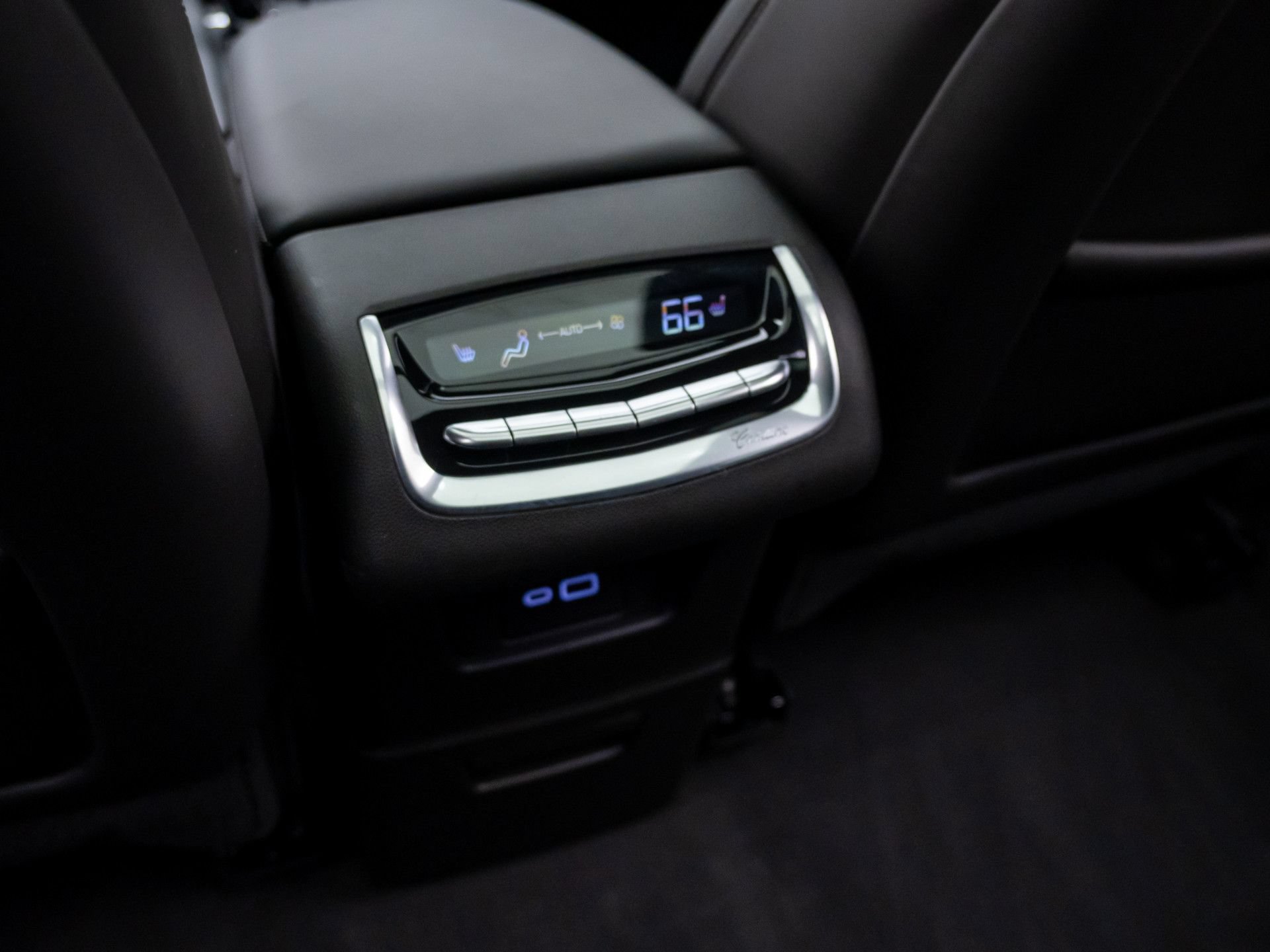 Certified 2025 Cadillac XT6 Premium Luxury w/ Platinum Package AWD/4WD image 24