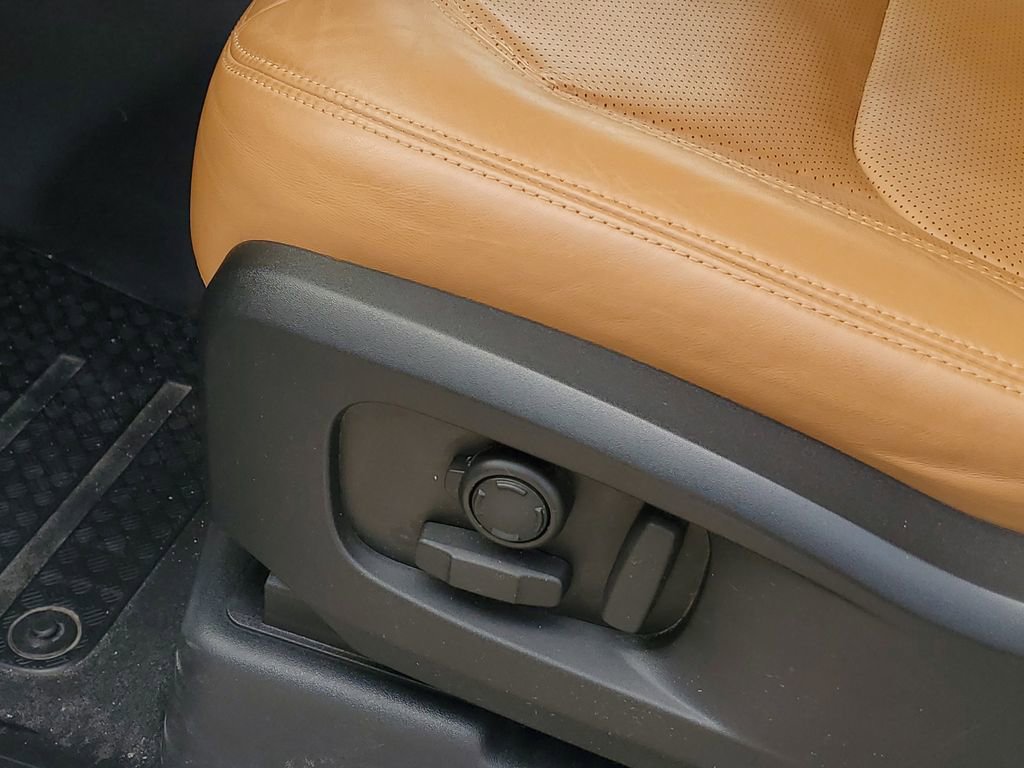 Used 2023 Land Rover Defender 110 V8 image 12