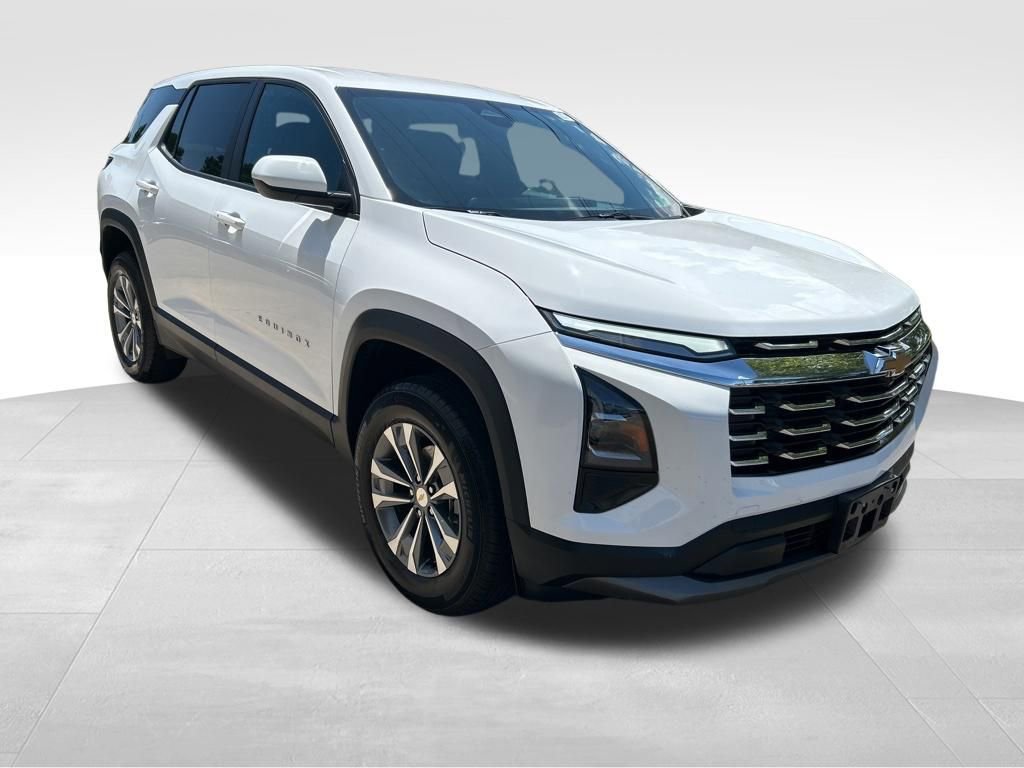 Used 2026 Chevrolet Equinox LT AWD/4WD image 3