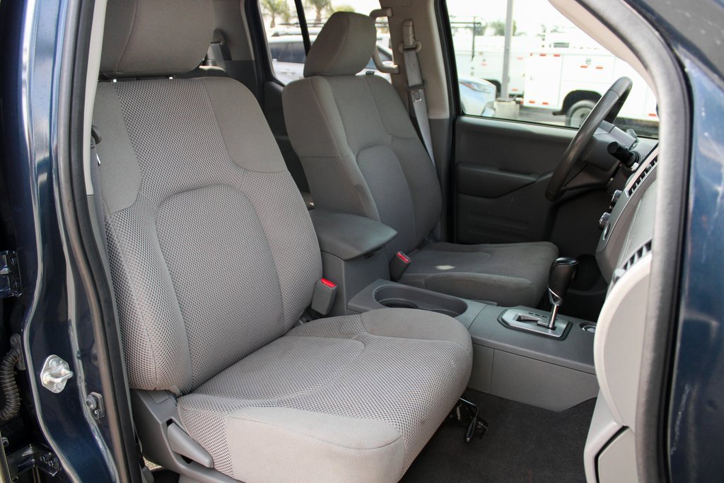 Used 2020 Nissan Frontier SV image 29