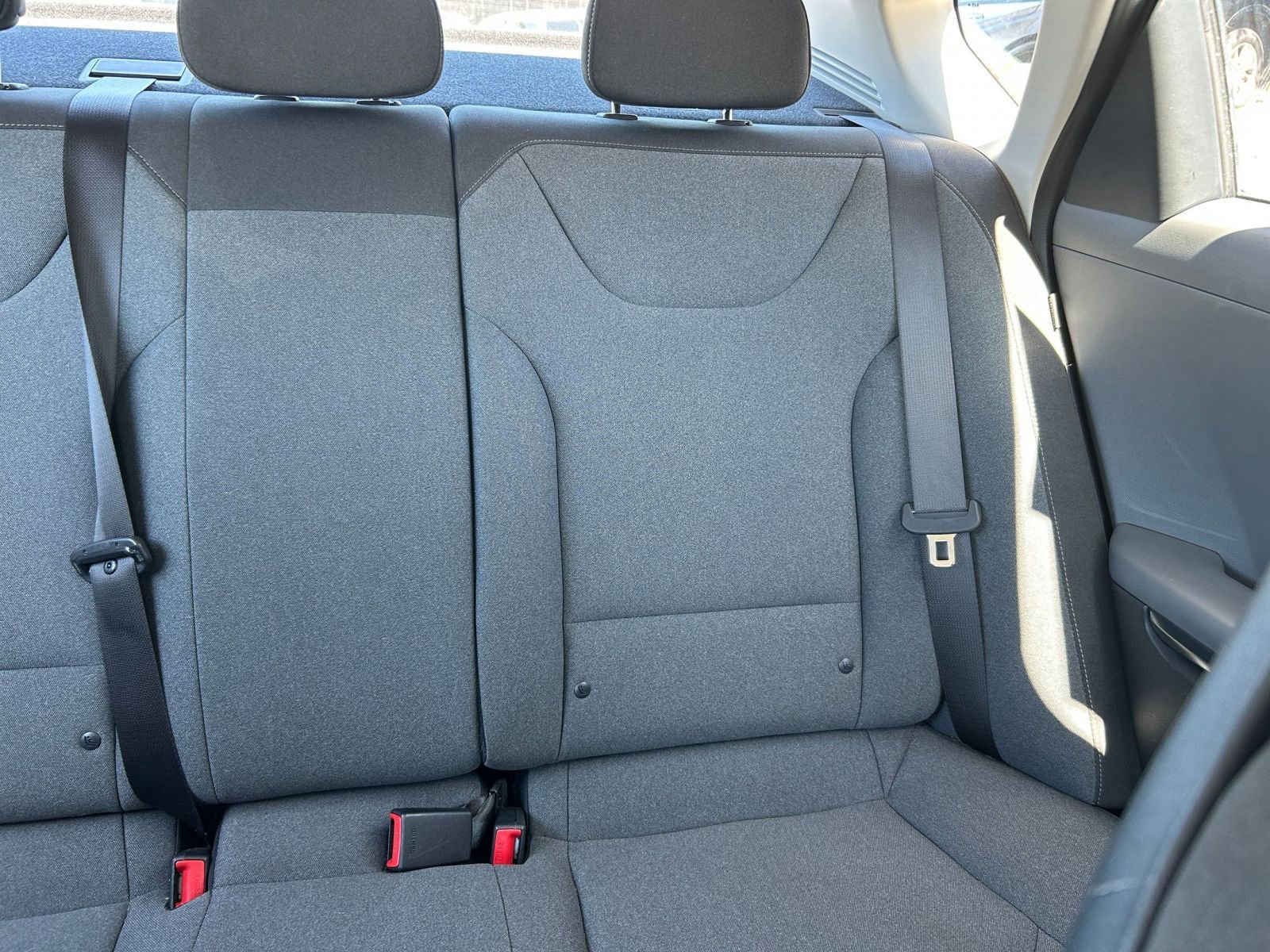 Used 2025 Kia K4 LXS image 32