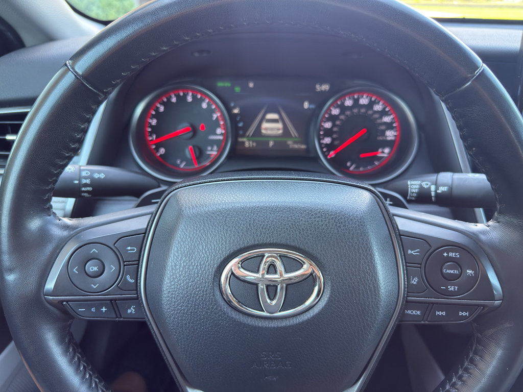 Used 2022 Toyota Camry XSE FWD image 14