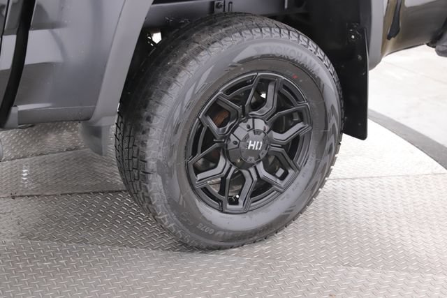 Used 2018 GMC Canyon All Terrain w/ Trailering Package AWD/4WD image 14
