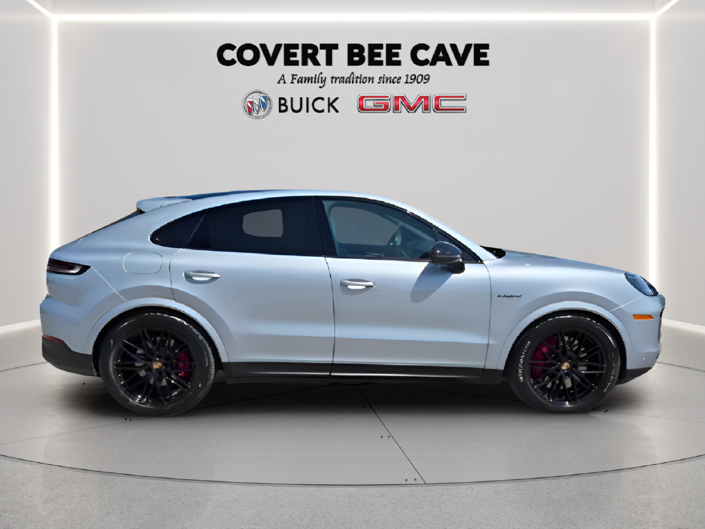Used 2025 Porsche Cayenne S AWD/4WD image 14